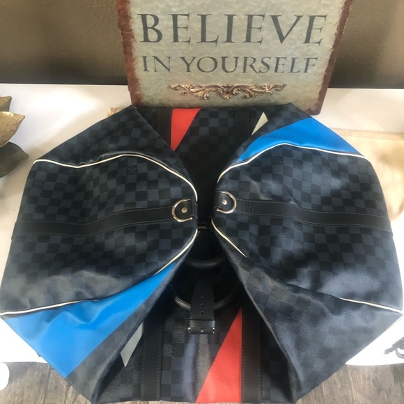 Louis Vuitton travel bag limited addition - Picture 15 of 16